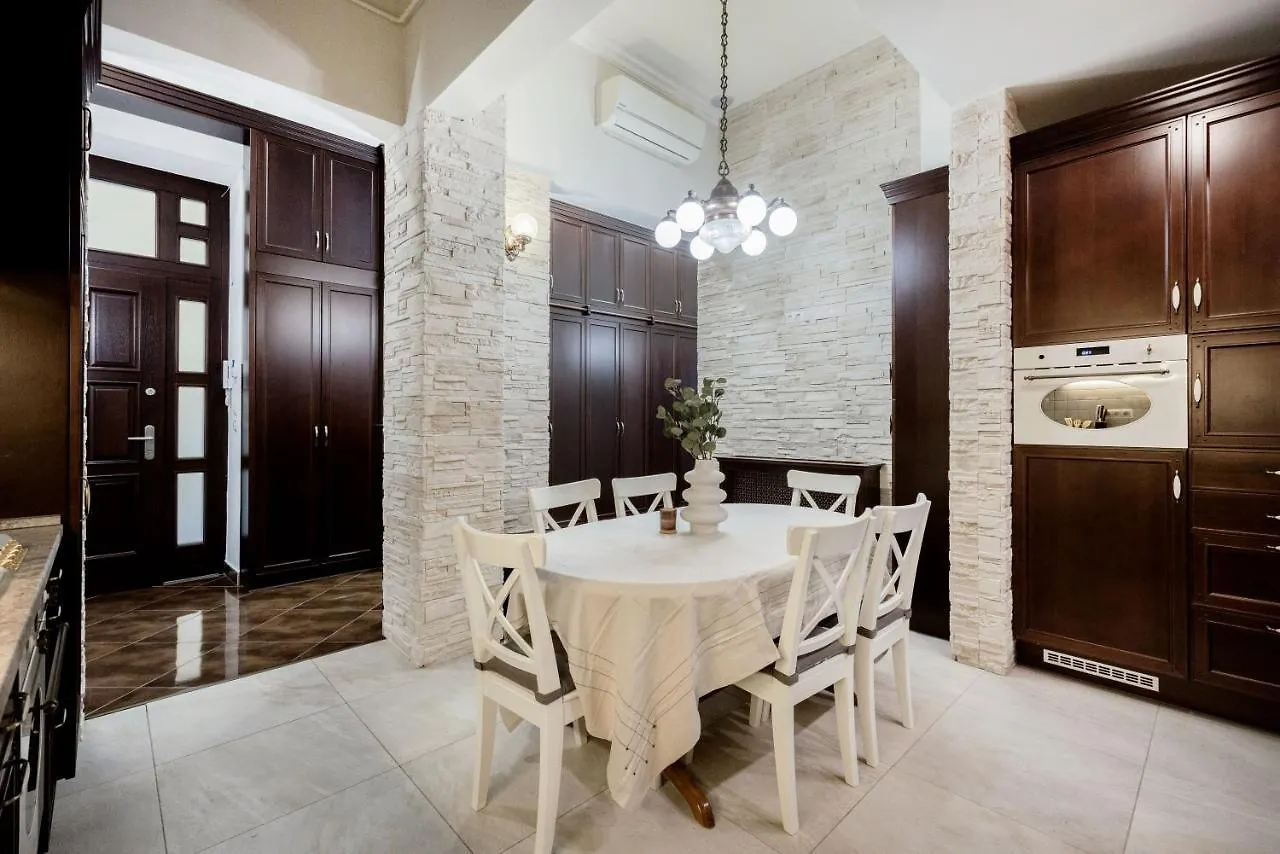 Luxe, Historic Home Downtown Landmarks 19 Century Budapešť